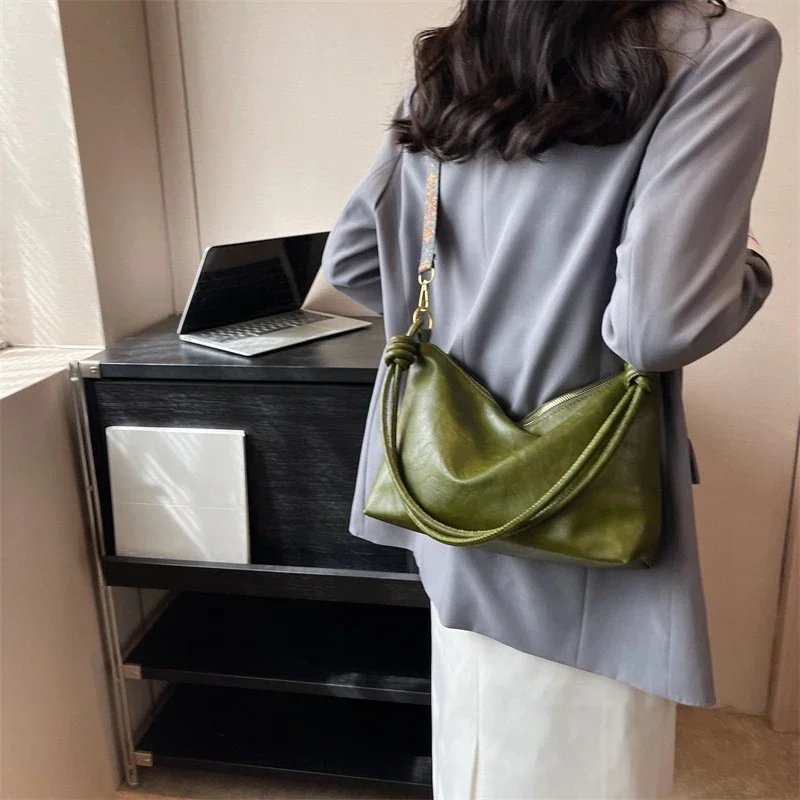 New fashionable women's bag, high-end soft leather texture, single shoulder bag, women's crossbody bag, geometric wide shoulder - Ảnh 3